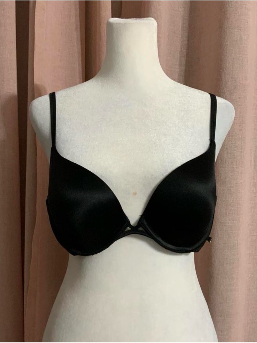 Victoria’s Secret Used Black Very Sexy Push Up Bra  36B